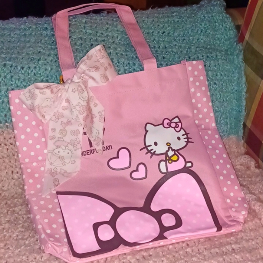 Pink Hello Kitty Bag with Ribbon 🎀 - Picture 10 of 13